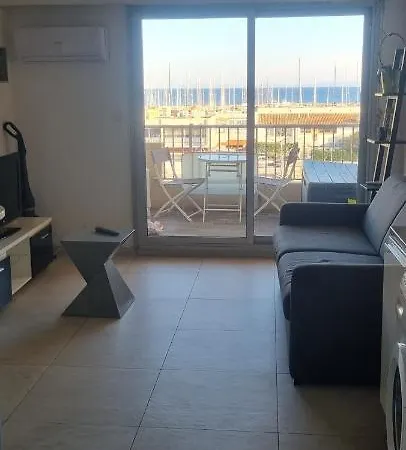 아파트 Studio Vue Port De *